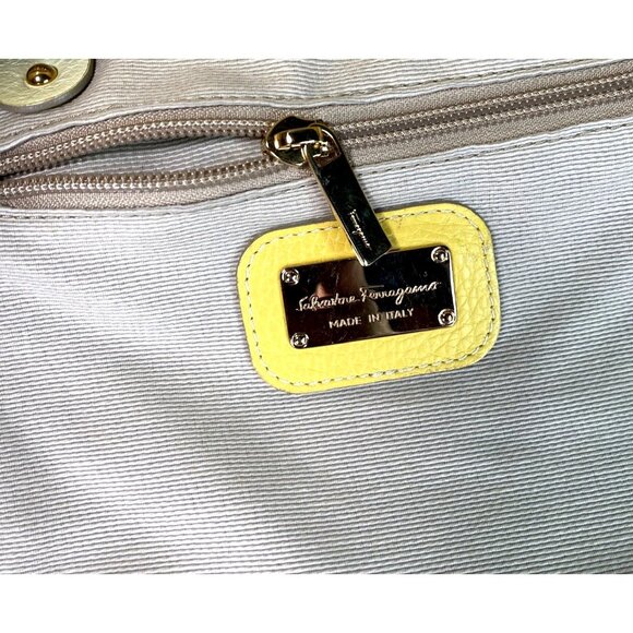 Vintage Salvatore Ferragamo Small Double Gancini Yellow Tote Bice - Picture 10 of 10